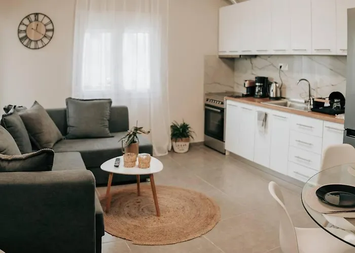 Sophia's Coastal Retreat