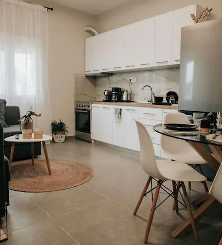 Sophia's Coastal Retreat Ferienhaus *