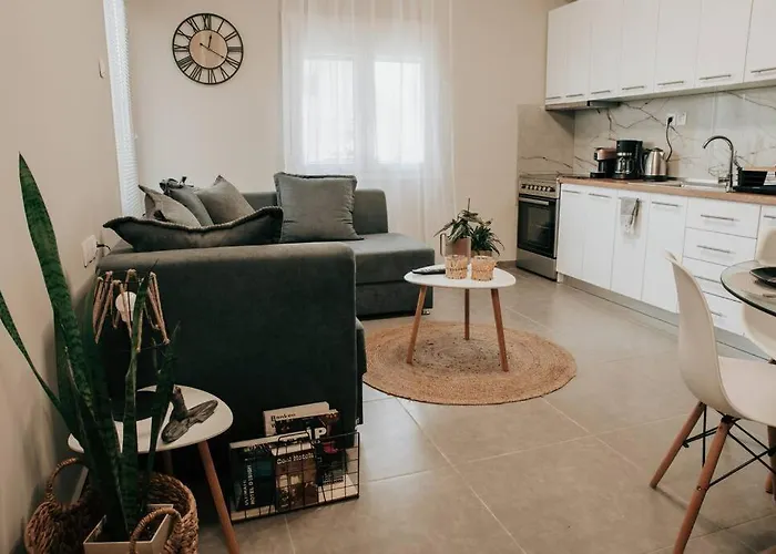 Sophia's Coastal Retreat