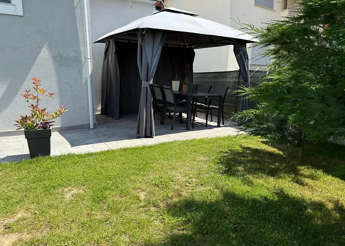 Sophia's Coastal Retreat Ferienhaus *